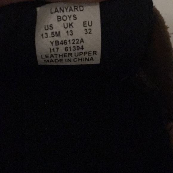 In good condition boys Sperry boat shoes size 13.5 - Picture 3 of 4